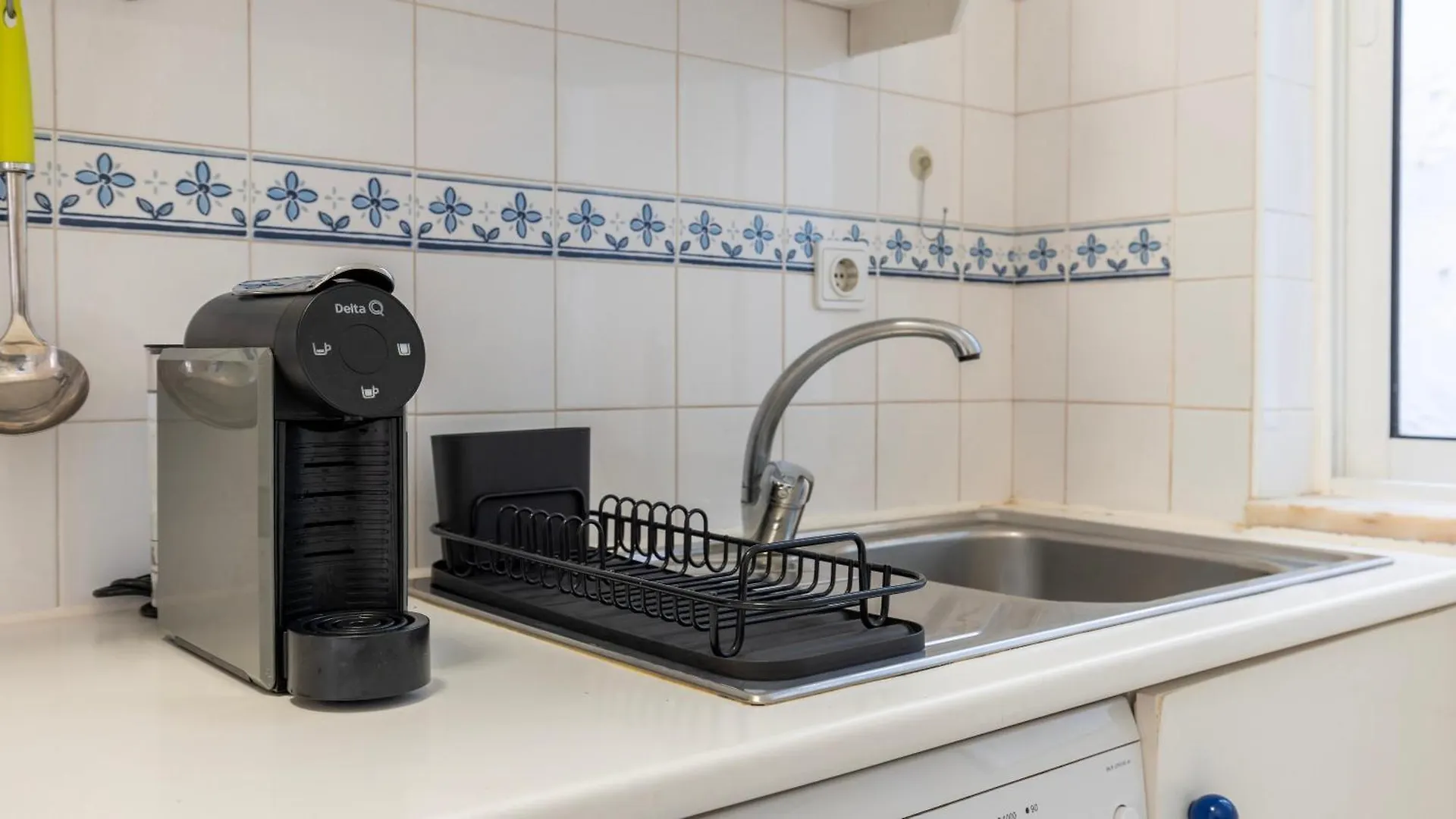 Liberdade Charming Apartment By Lovelystay Lisbon 0*,
